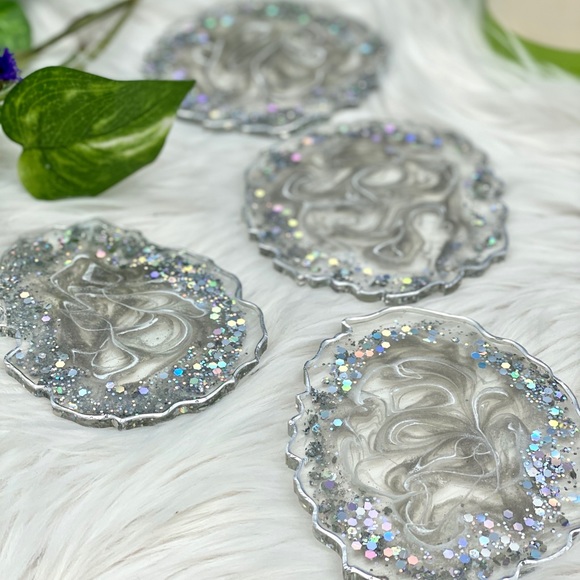 Set of Silver coasters Resin Geode Modern coasters and Silver glitter - Picture 6 of 7